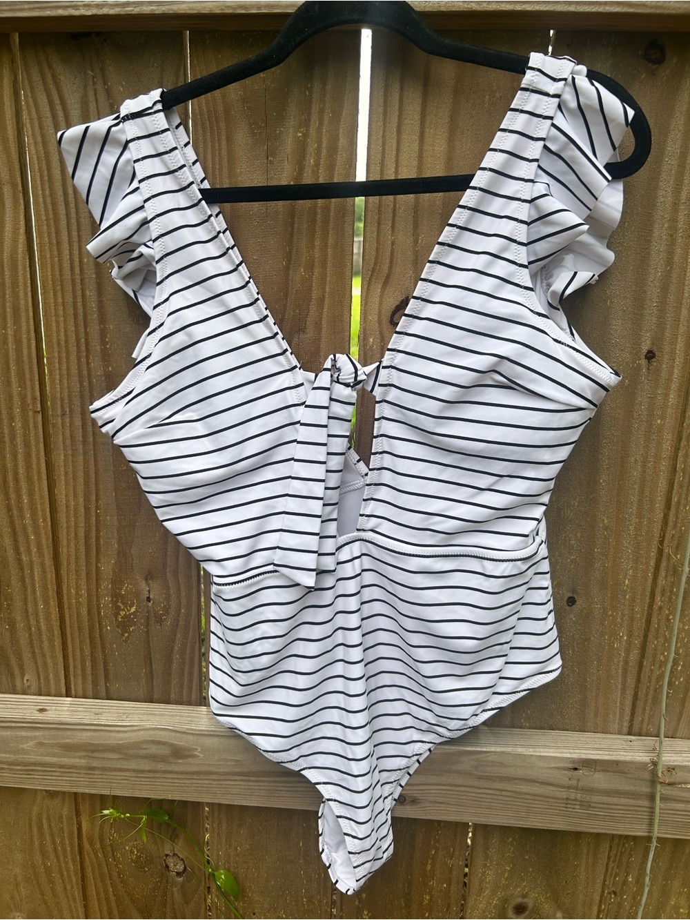 Cupshe White and Black Striped One-Piece Swimsuit with Ruffle Shoulders size XXL
